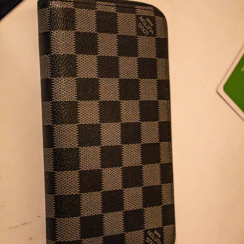 Louis Vuitton Zipper Clutch Damier Graphite